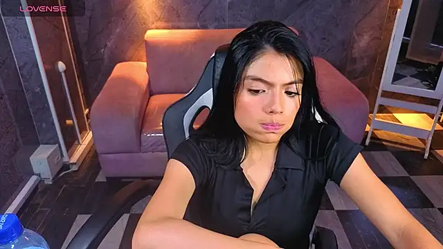 _Charlottee_b live