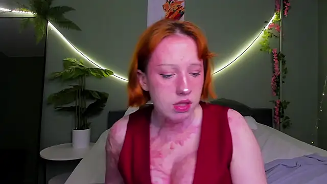 Maya_foxy live