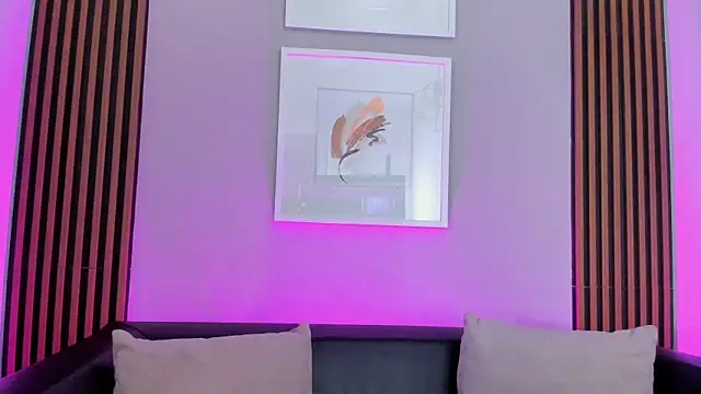 Ariana_collinss live