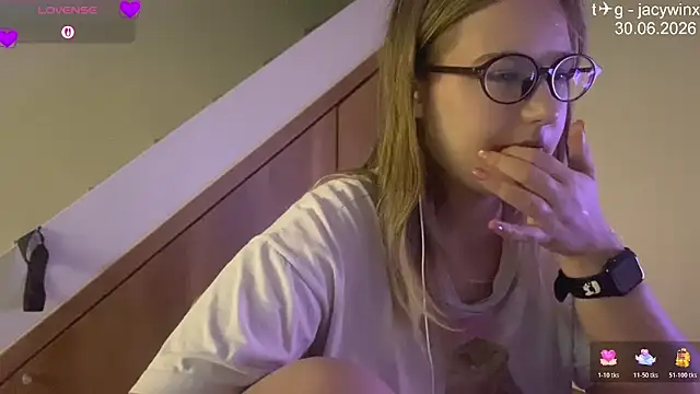 JacyWinslat live