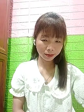AmyLinee01 live