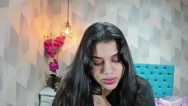 LindaBreeS live