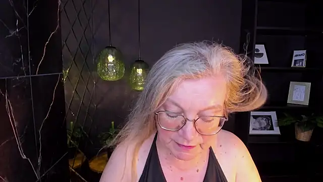 NataliMellow live