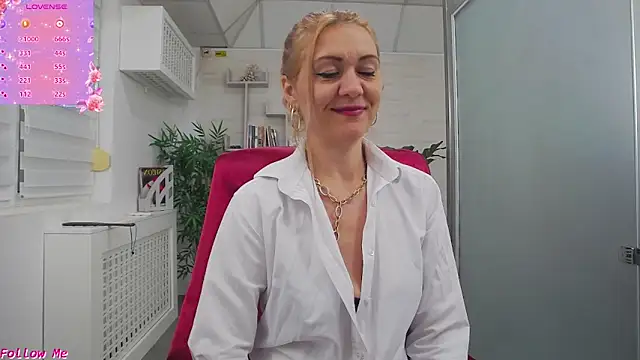 EllaMilf_ live
