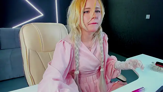 kikipeach live