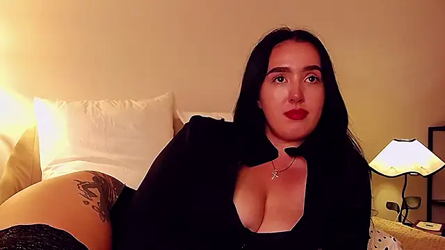 KimKhallifa live
