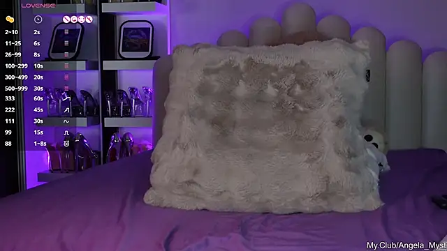 Angela_Myst live