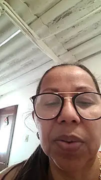 Ladymilf12 live