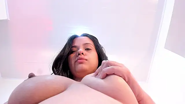 thamiina__ live