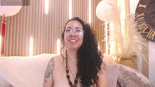 Velvet_Curly live