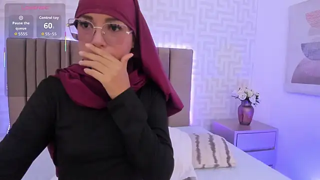 naishaa_ live