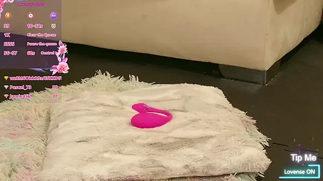Milky_flexy_cat live