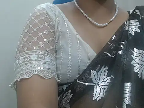 Lovely_Siri_23 live