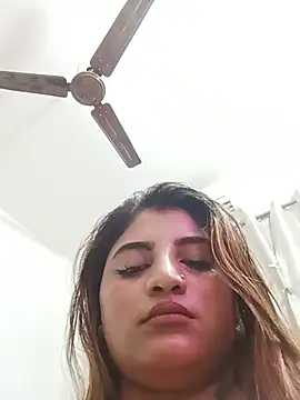 Sanaya_Gil live