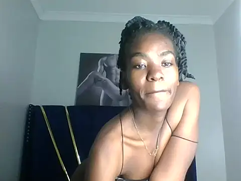 Lola_Allure live
