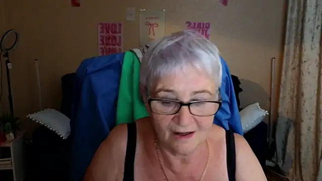 Sandra_Snowflake live