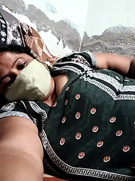 Hot_indian_Milf live