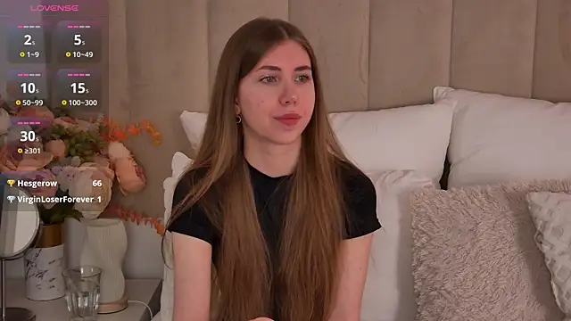 EvaAkiins live