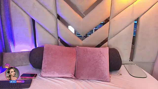 Sofia_pamela_ live