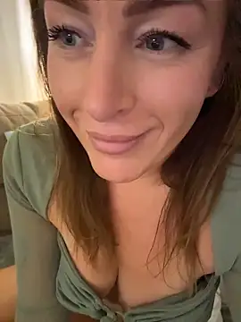 ChristinaSiemone live