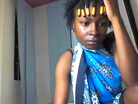 freakyqueenB live