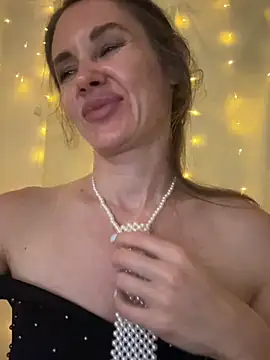 LucieMack live