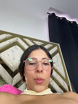 lovelygirlEva live