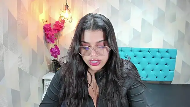 LindaBreeS live