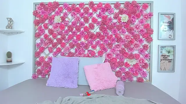 emmyrouse_ live