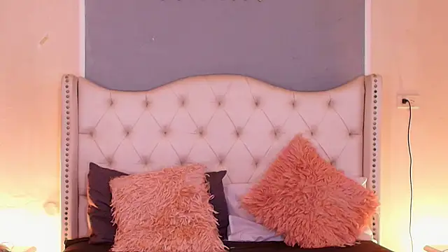 Emily_Lopera live