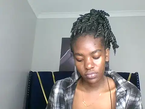 Lola_Allure live