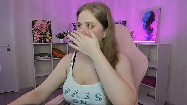 Megan_Violer live