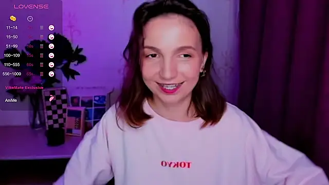 KindHazelHere_ live