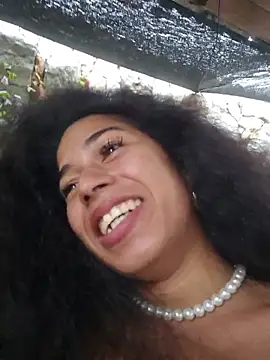 Nadia-Monroe live