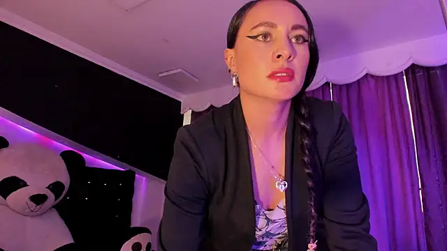 Coral_Gibson live