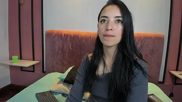 Violeta_Harlow live