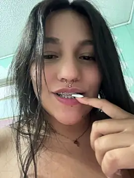 Emily_Gomezz live