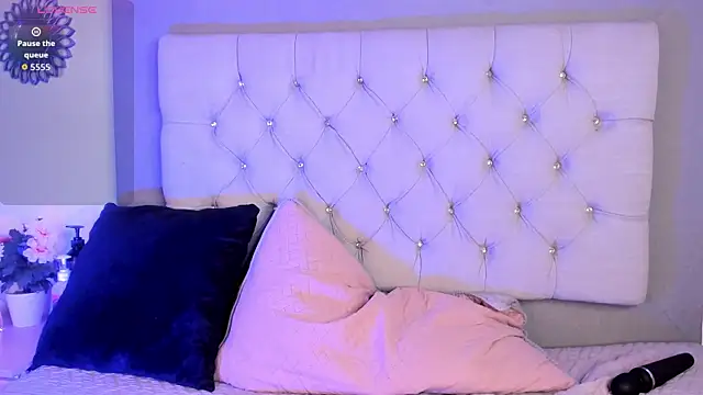 Zoe_Ravenn live