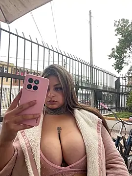 Im_Emily_ live