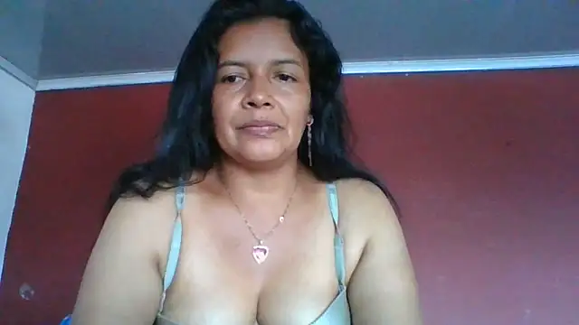 DianaOchoa_ live