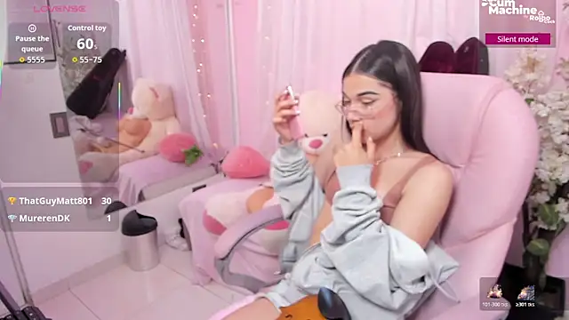 ShanelleDupont_ live