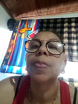 Ladymilf12 live