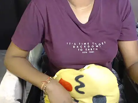 Annya_Sharma2 live