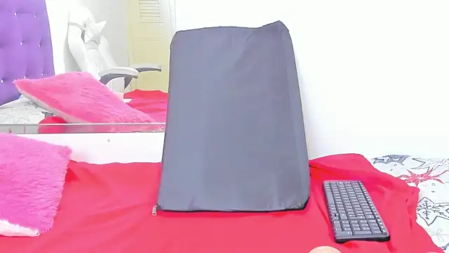 madelinesquirt live