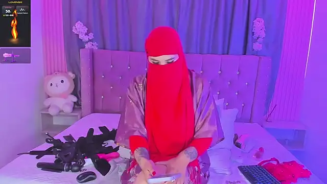 Nayla-Mouna live