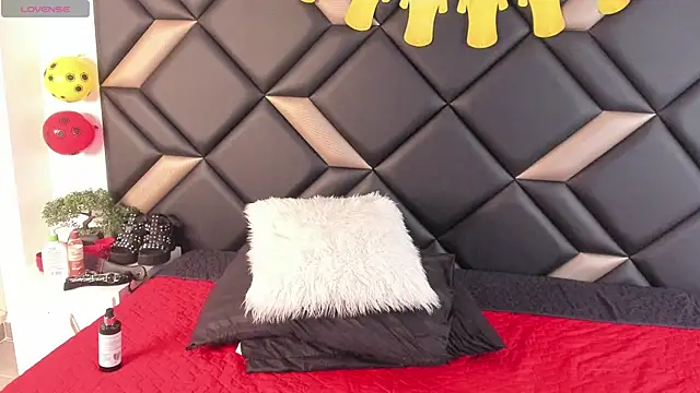 AdrianaHarlow live