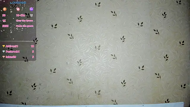 NicoleDaviss live