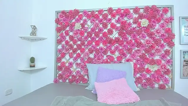 emmyrouse_ live