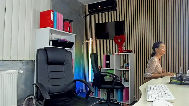 OfficeGirls live