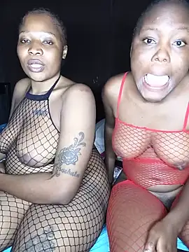 QUEENMIRAA live